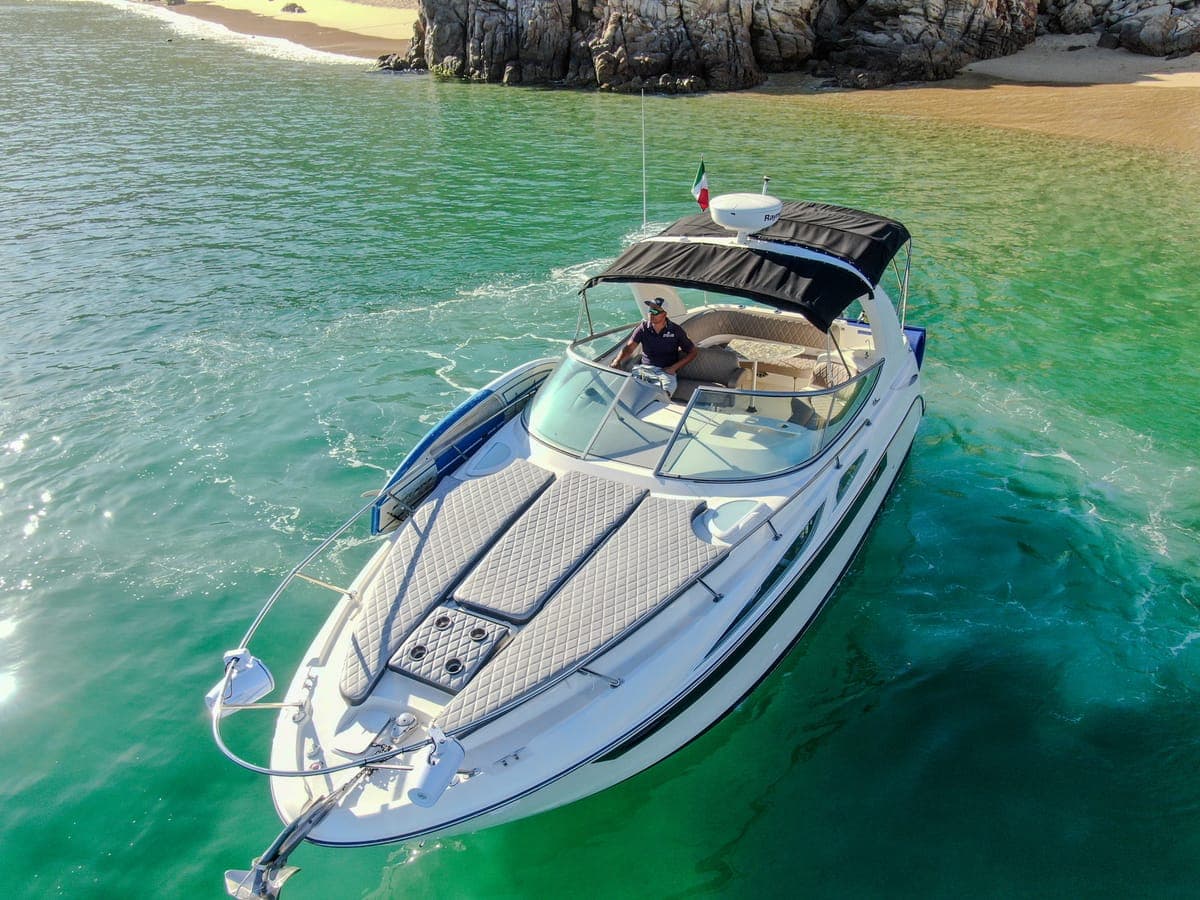 YACHT BAYLINER 35 FT